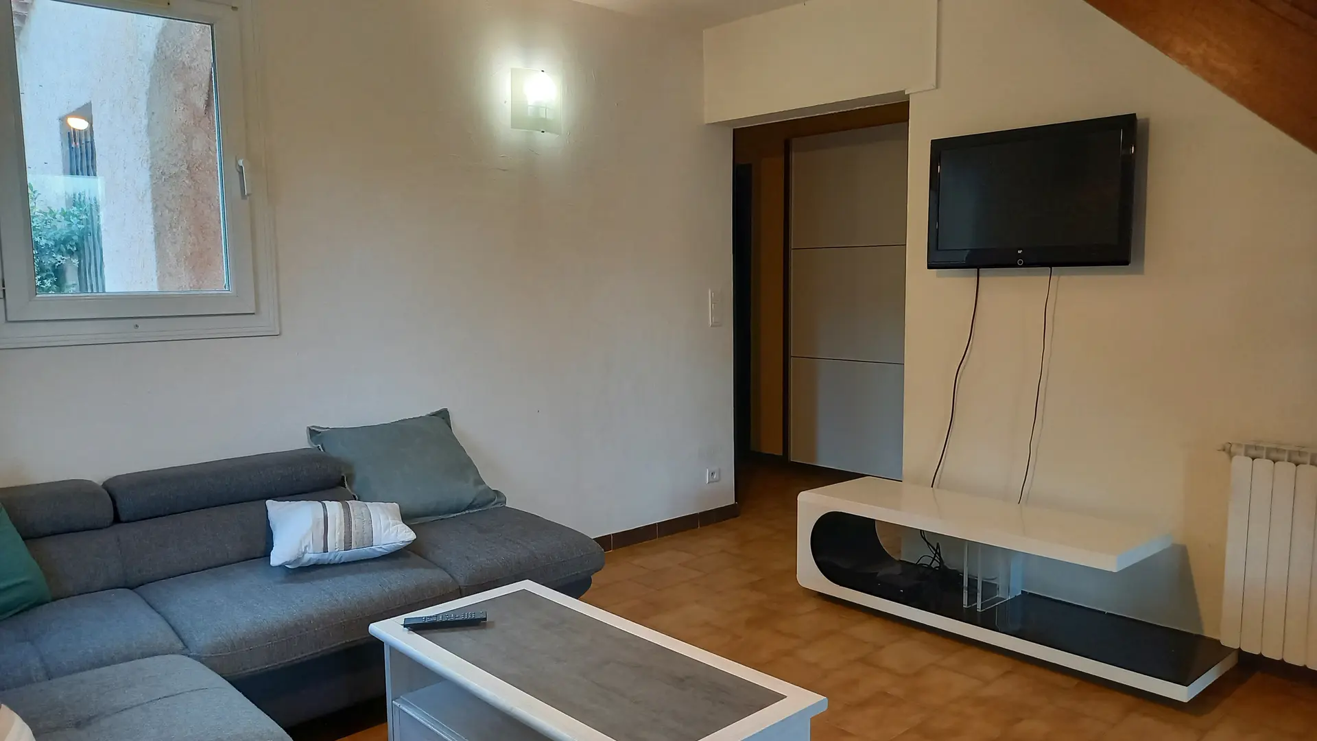 Le  Cabanon bleu - Mme Robertson_Solliès-Ville