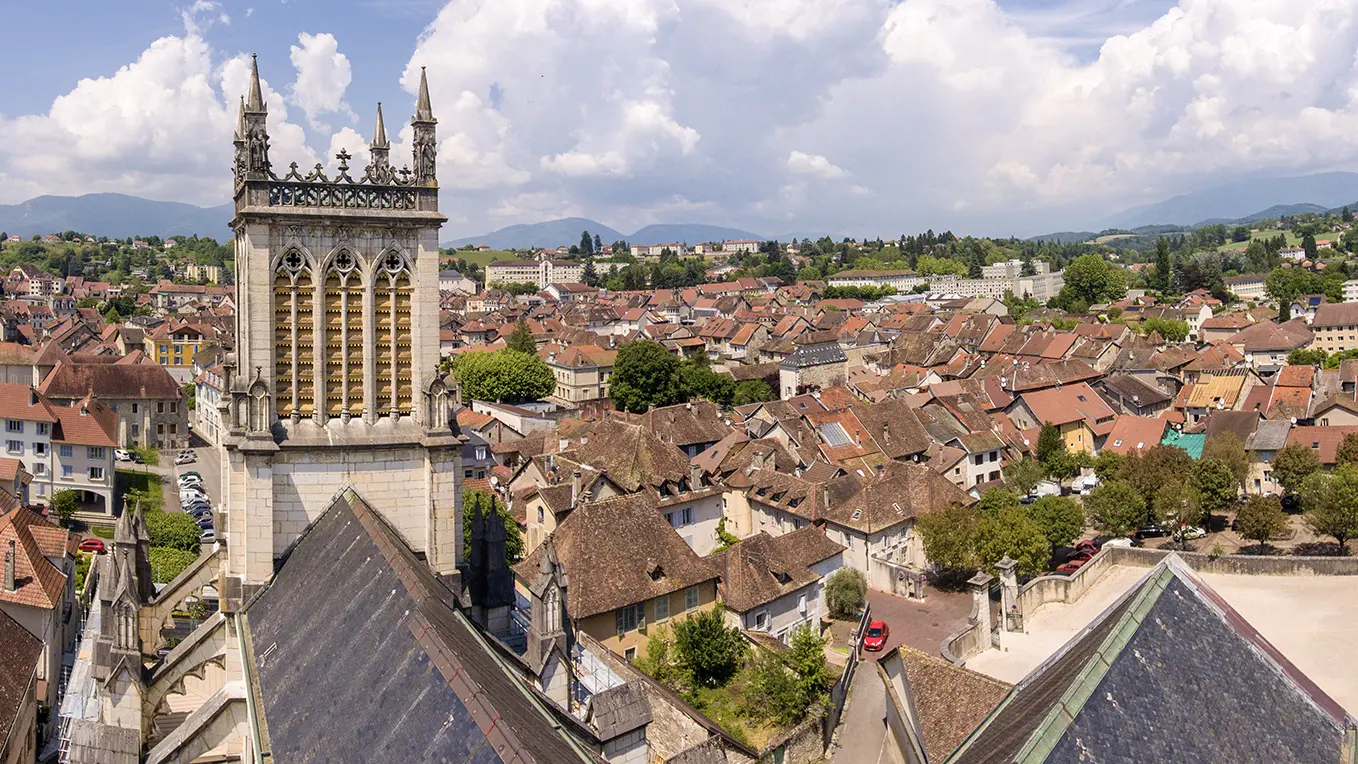 Vue aérienne de la ville de Belley