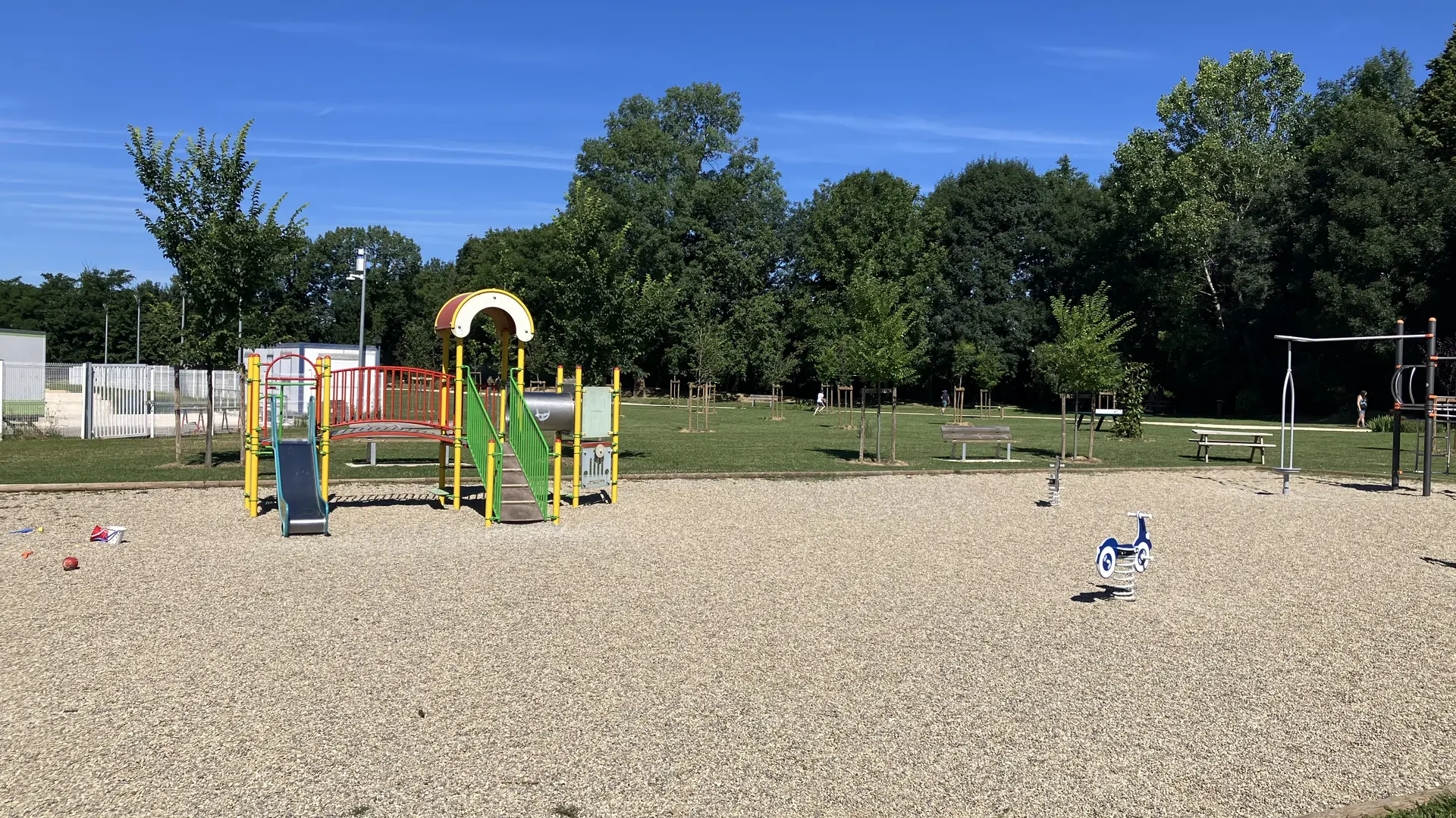 parc municipal des portes de Veuze - aire de jeux