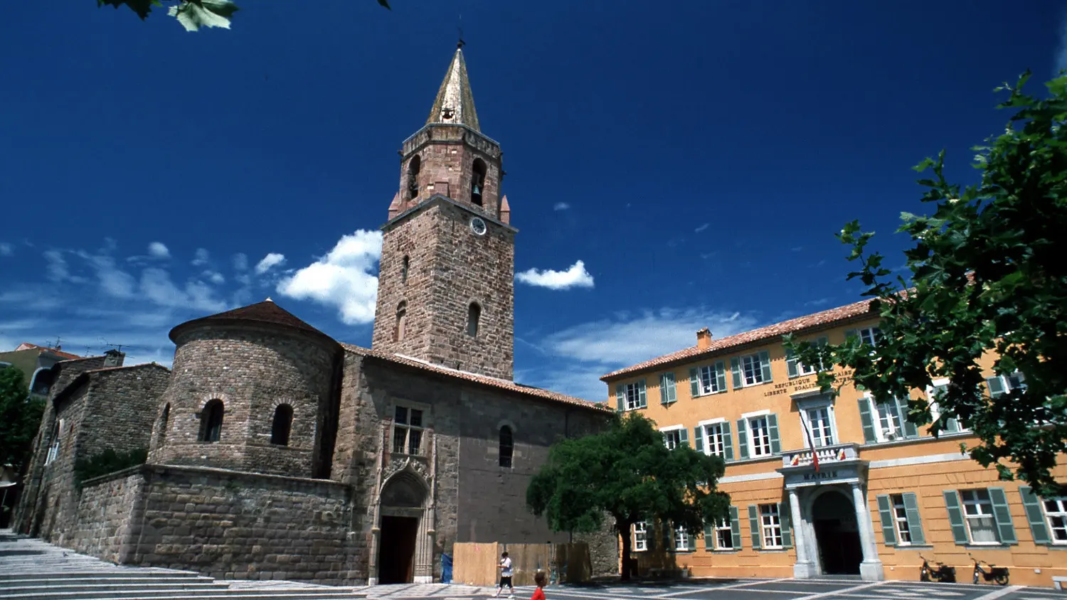 Cathédrale Saint-Léonce