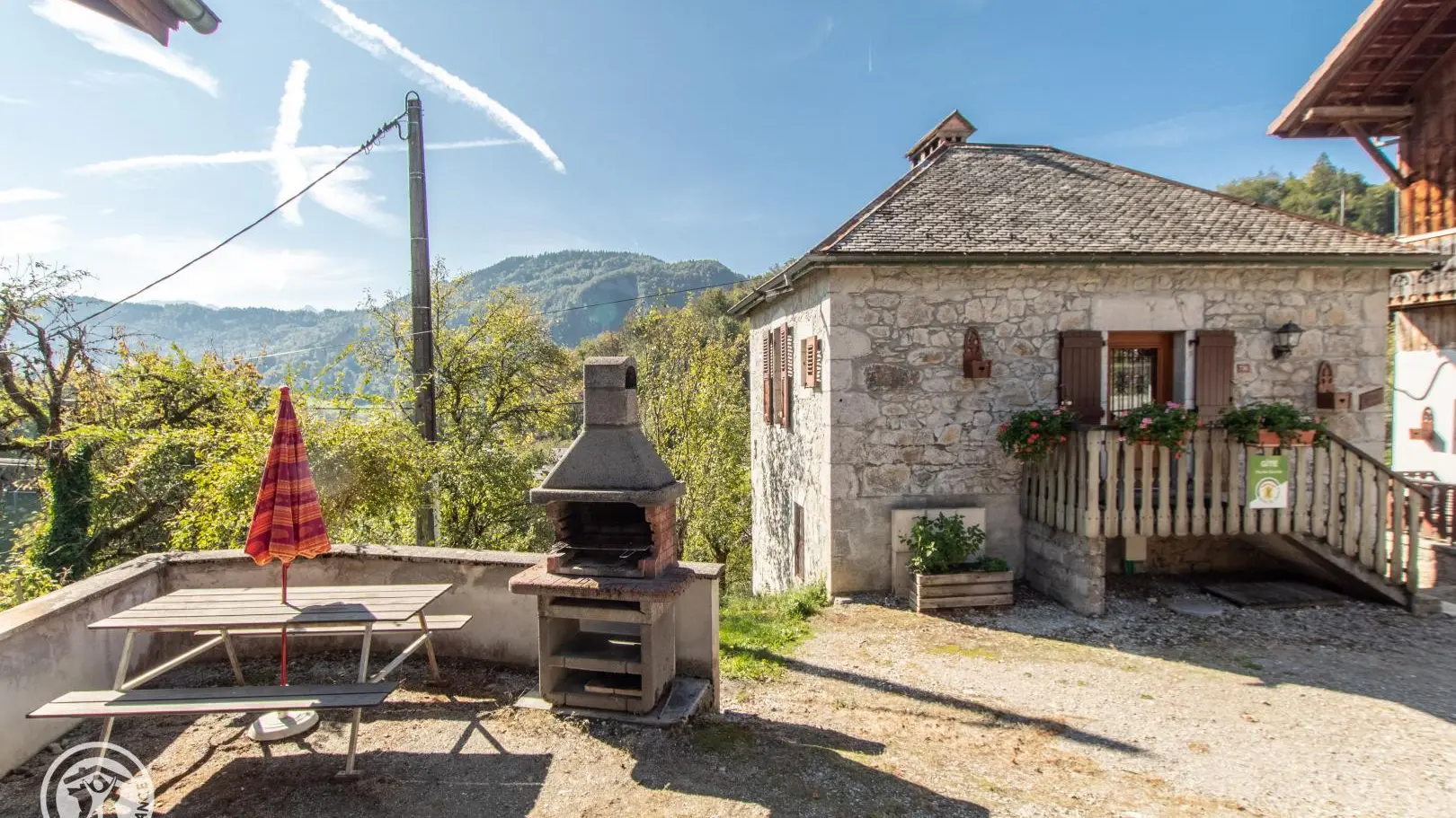 Espace extérieur privatif devant le gîte