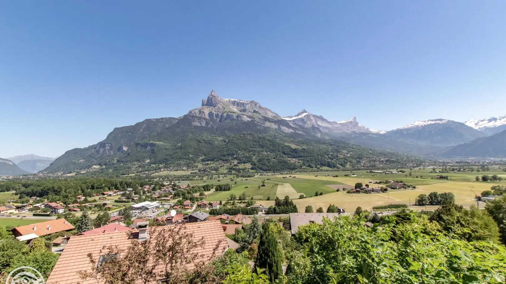 Vue depuis le balcon principal.