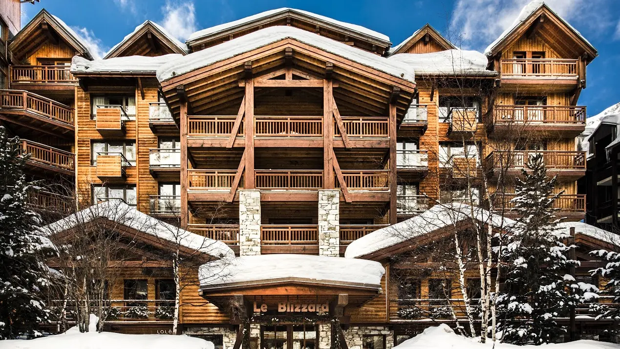 Vue depuis l'avenue Olympique_Hôtel Le Blizzard 5*_Val d'Isère