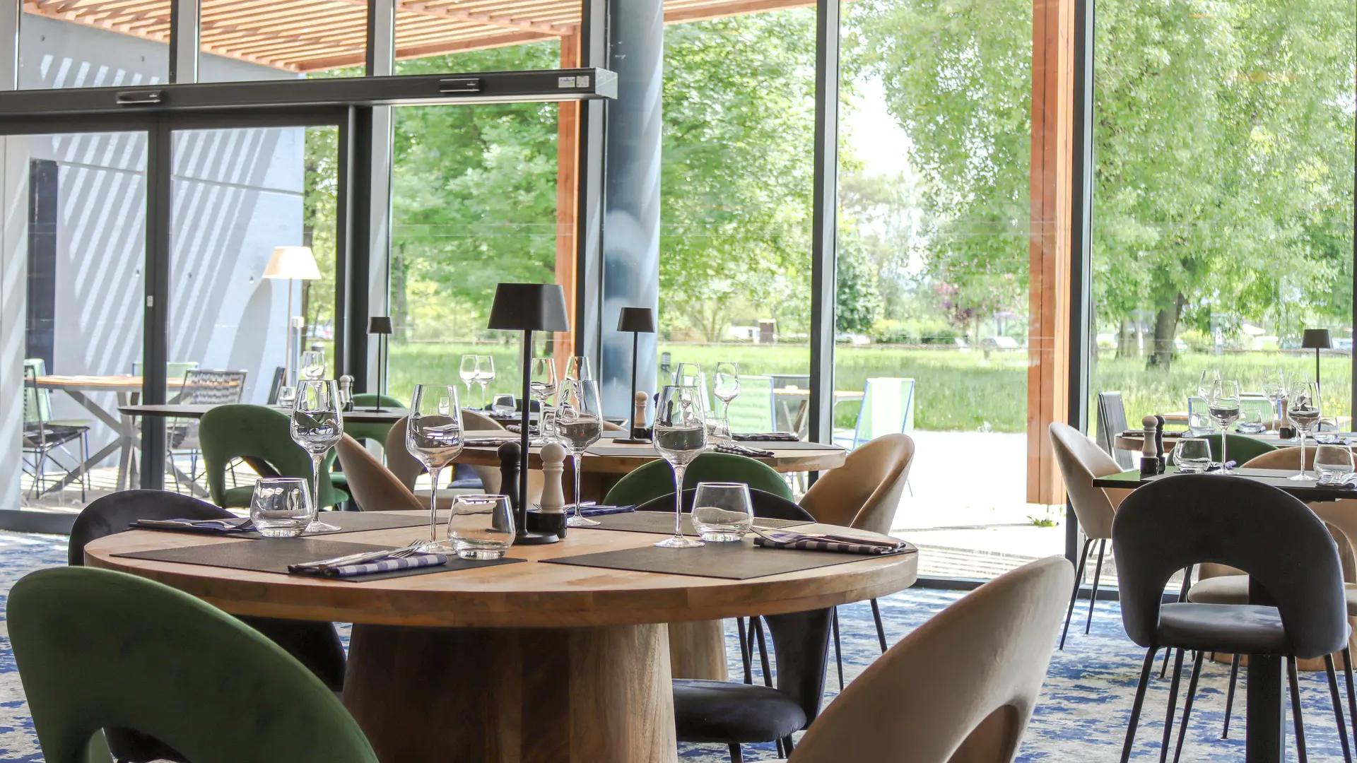 Restaurant en rez de jardin