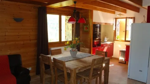Gite Pacha-Espace repas-Saint-Dalmas-Valdeblore-Gîtes de France Alpes-Maritimes