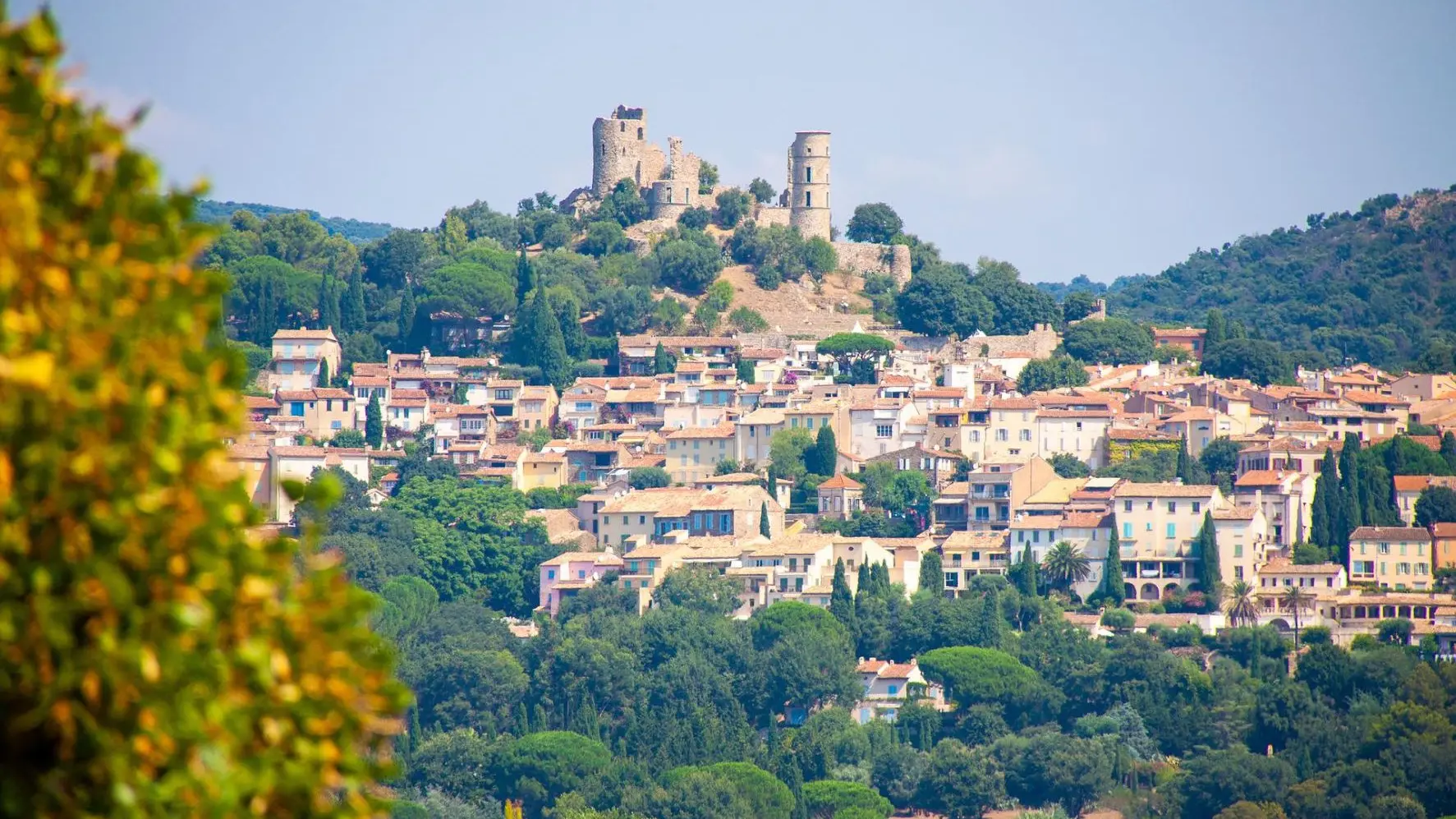 Grimaud & Port-Grimaud, du château aux canaux