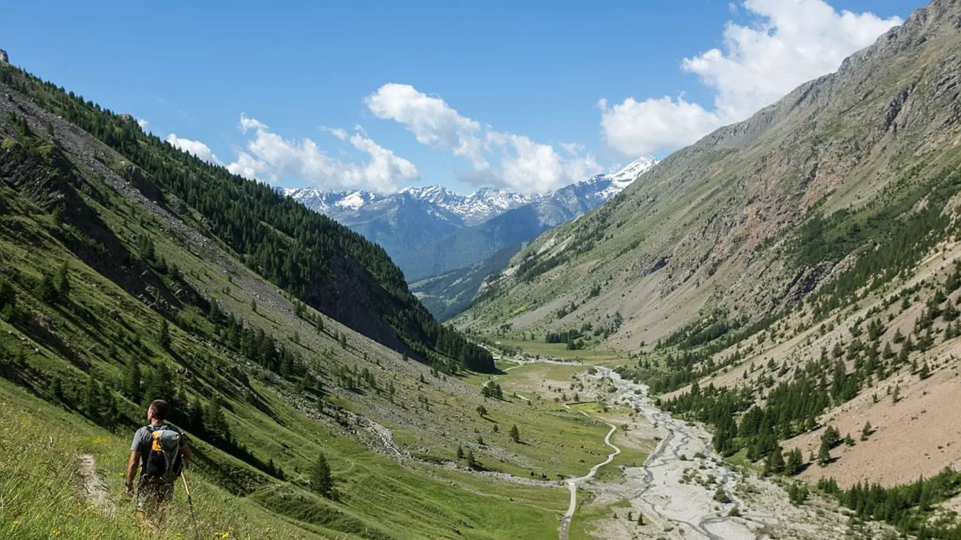 Sur le chemin du col de l'Eychauda (GR54)