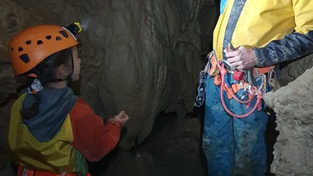 Apprendre à comprendre et respecter le monde fascinant du karst.