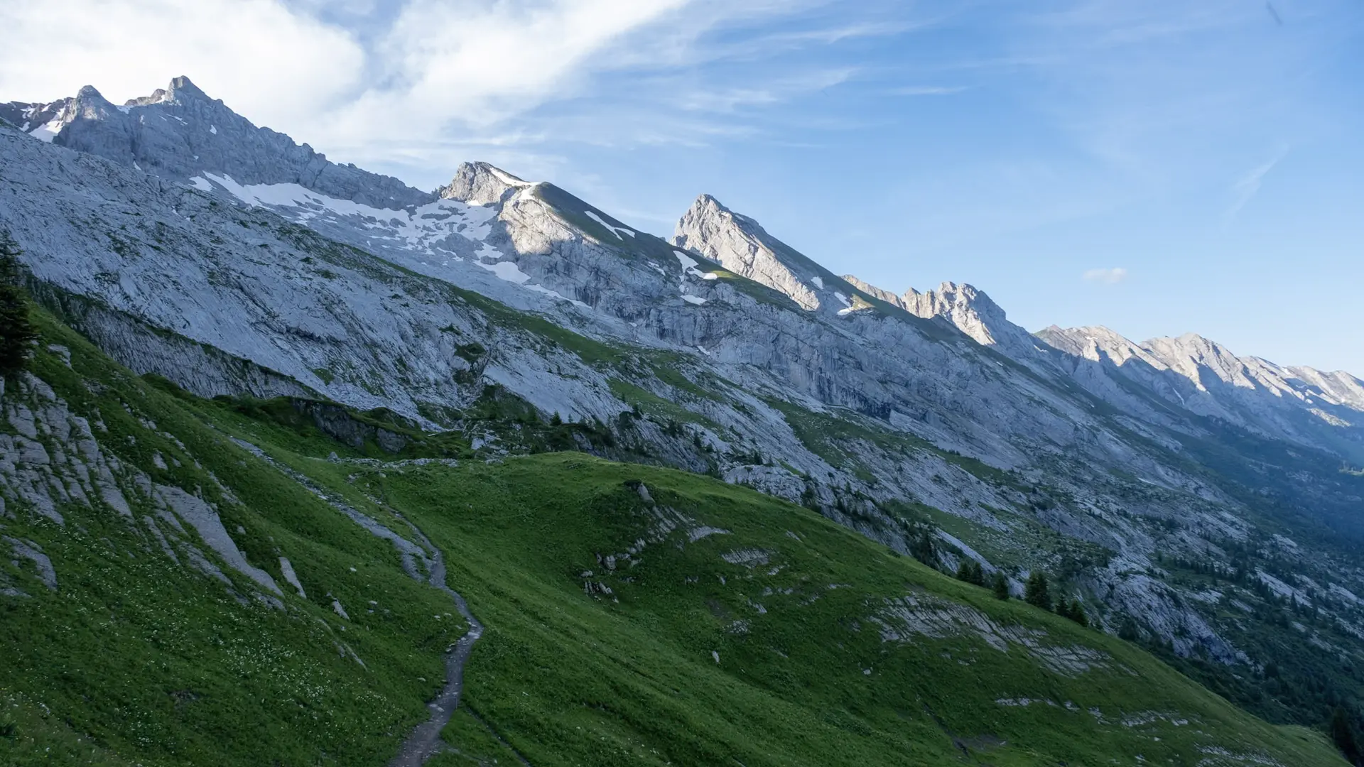 Chaîne des Aravis depuis le Col de l'Oulettaz