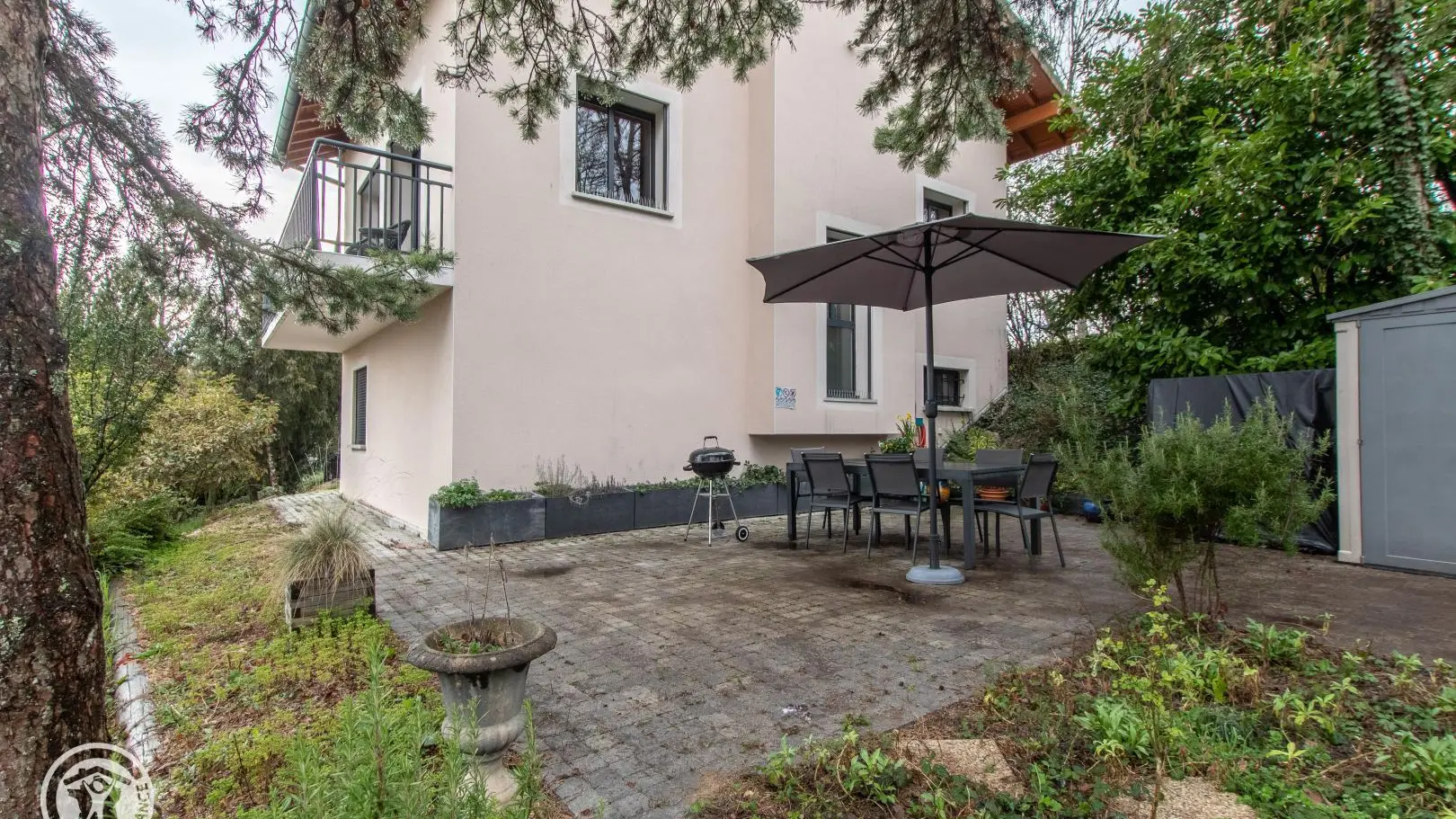 Grande terrasse privative équipée