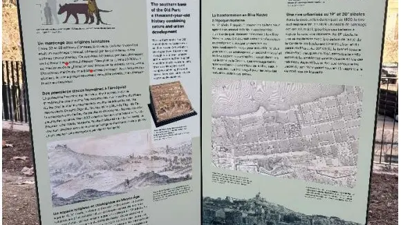 Panneau d'information sur l'histoire du site