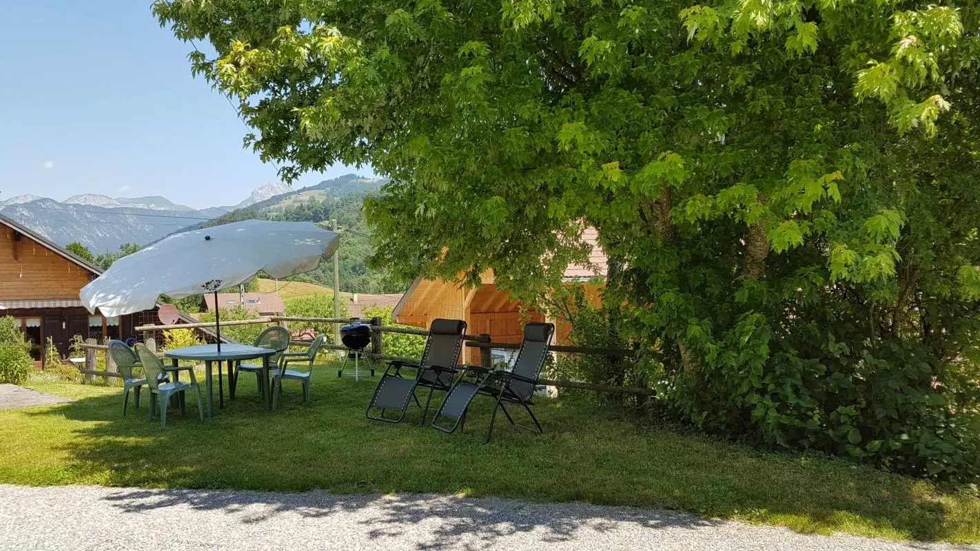 ... barbecue et sieste à l'ombre