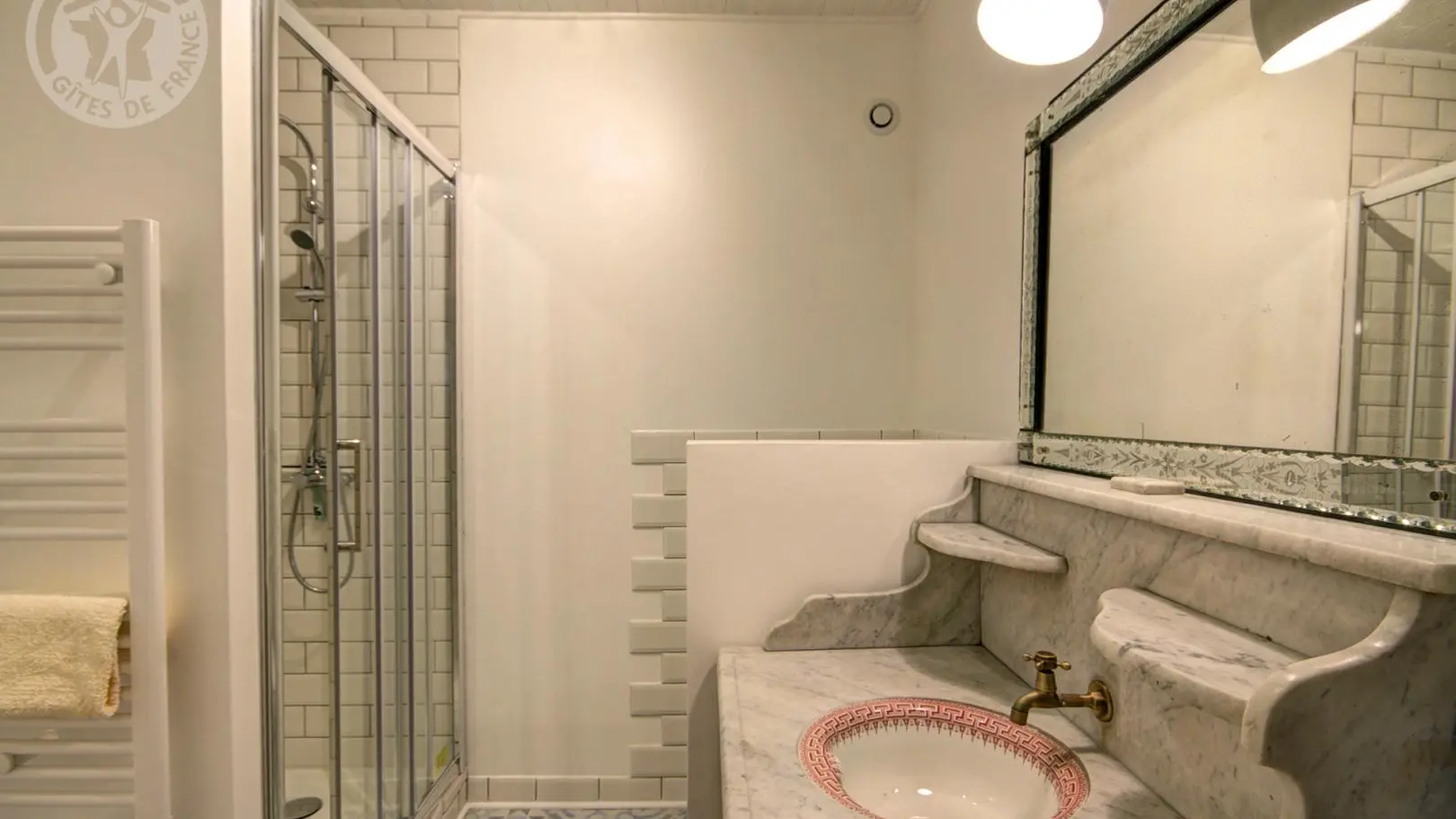 Salle d'eau indépendante 1er étage