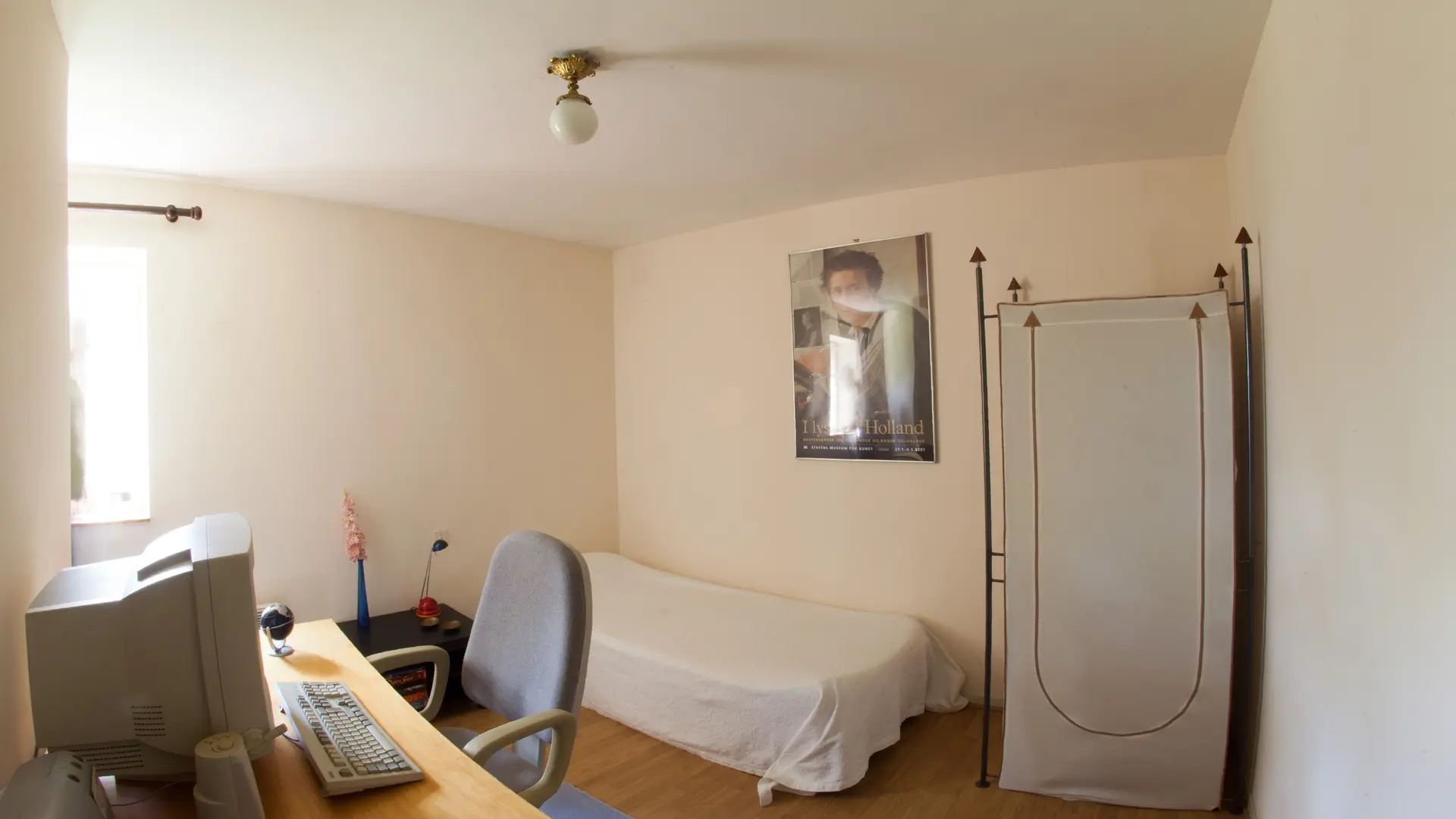 chambre 1 personne/bureau