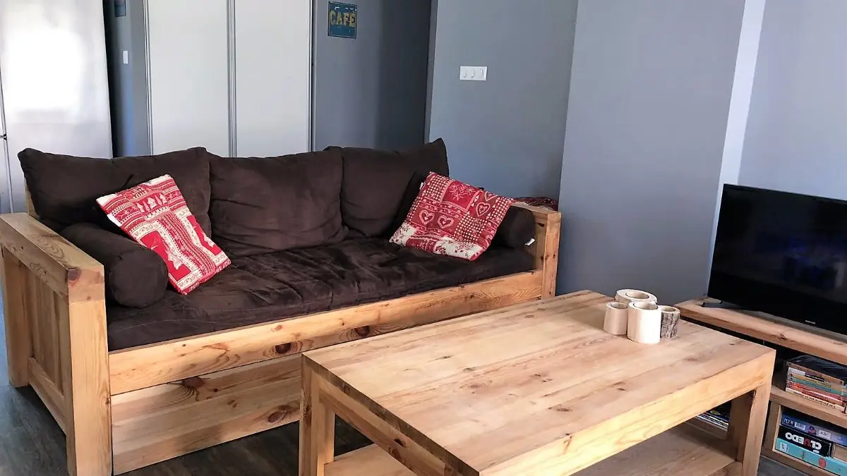 Spacieux appartement aménagé avec charme, au cœur du village-Côté salon