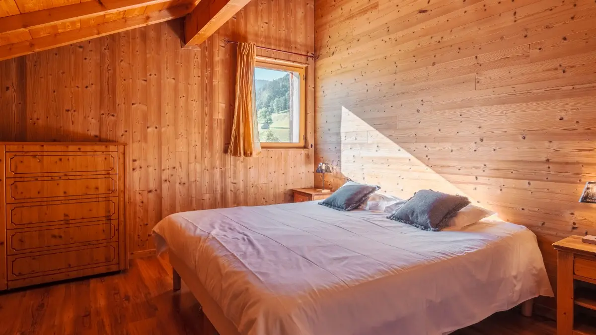 Etage chambre n° 3 : 3 lits