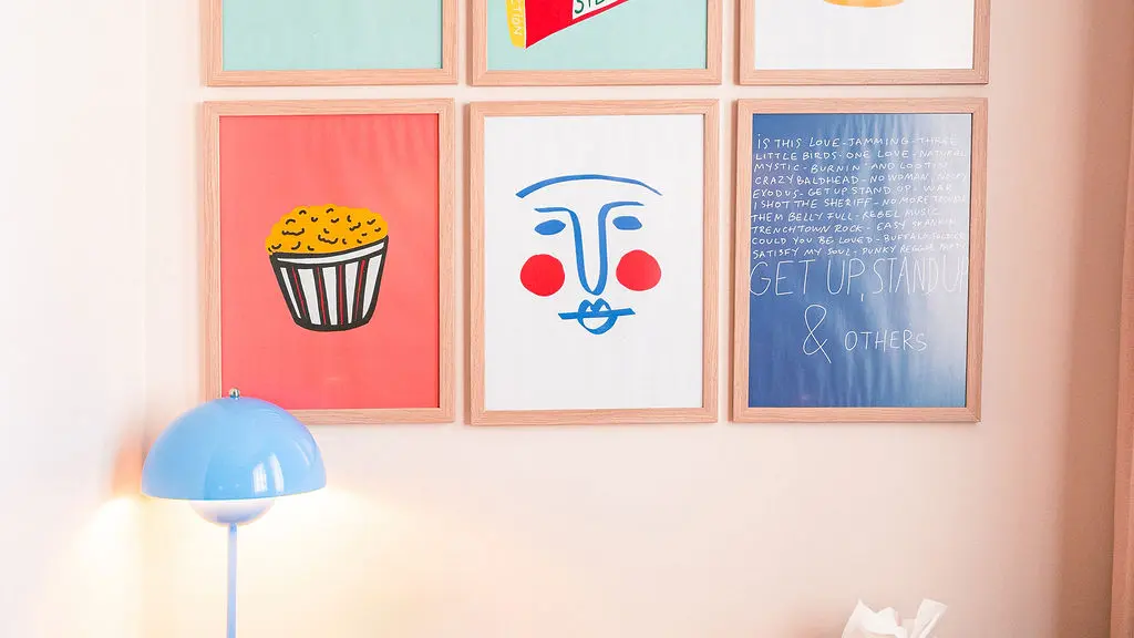 rocky bureau dans une chambre