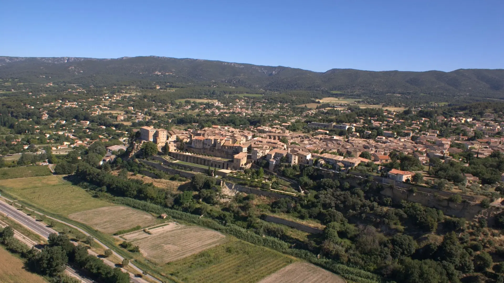 Lauris et le Petit luberon
