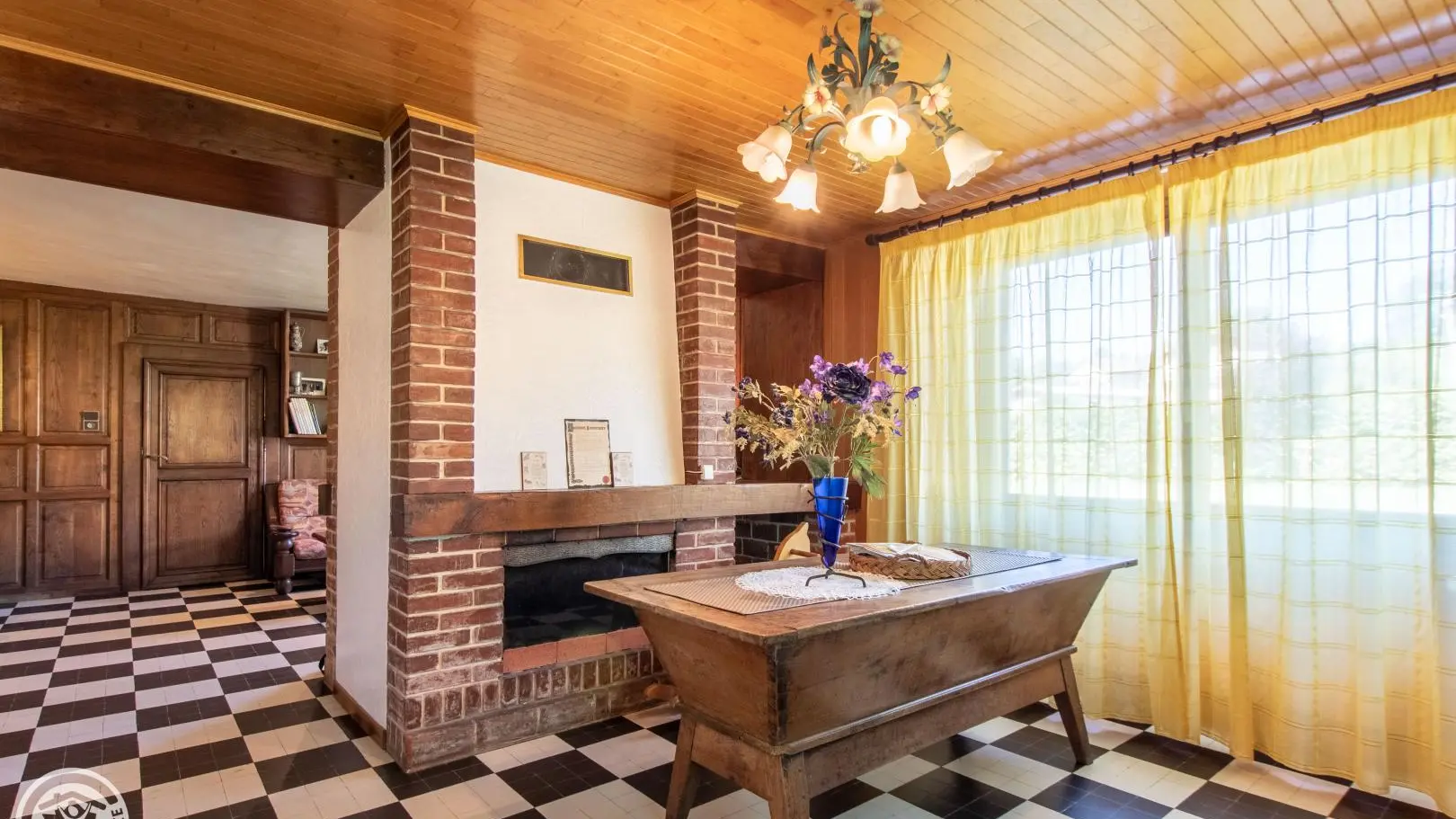 Au RDC - hall d'entrée