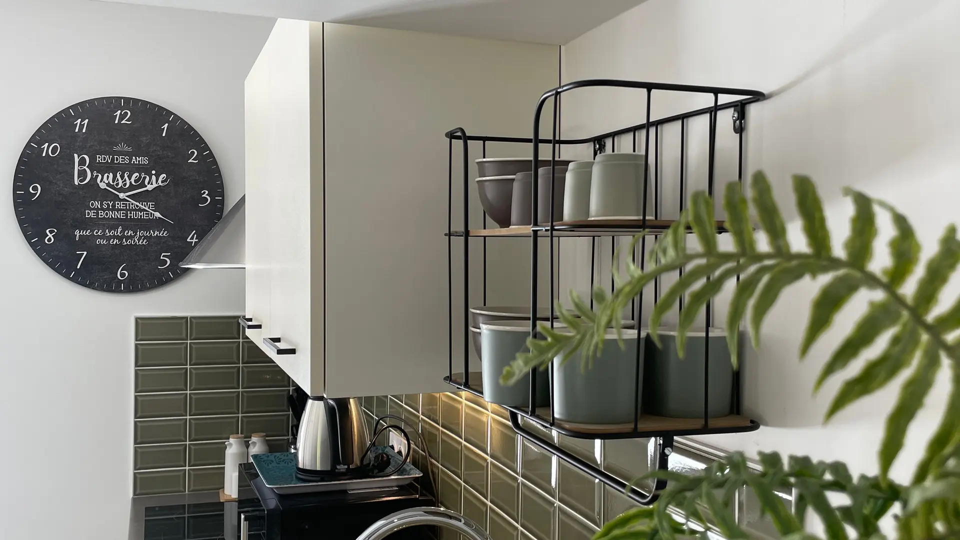 espace cuisine lumineux et très bien équipé