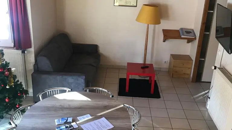 Salle à manger de l'appartement Colomban à Thônes