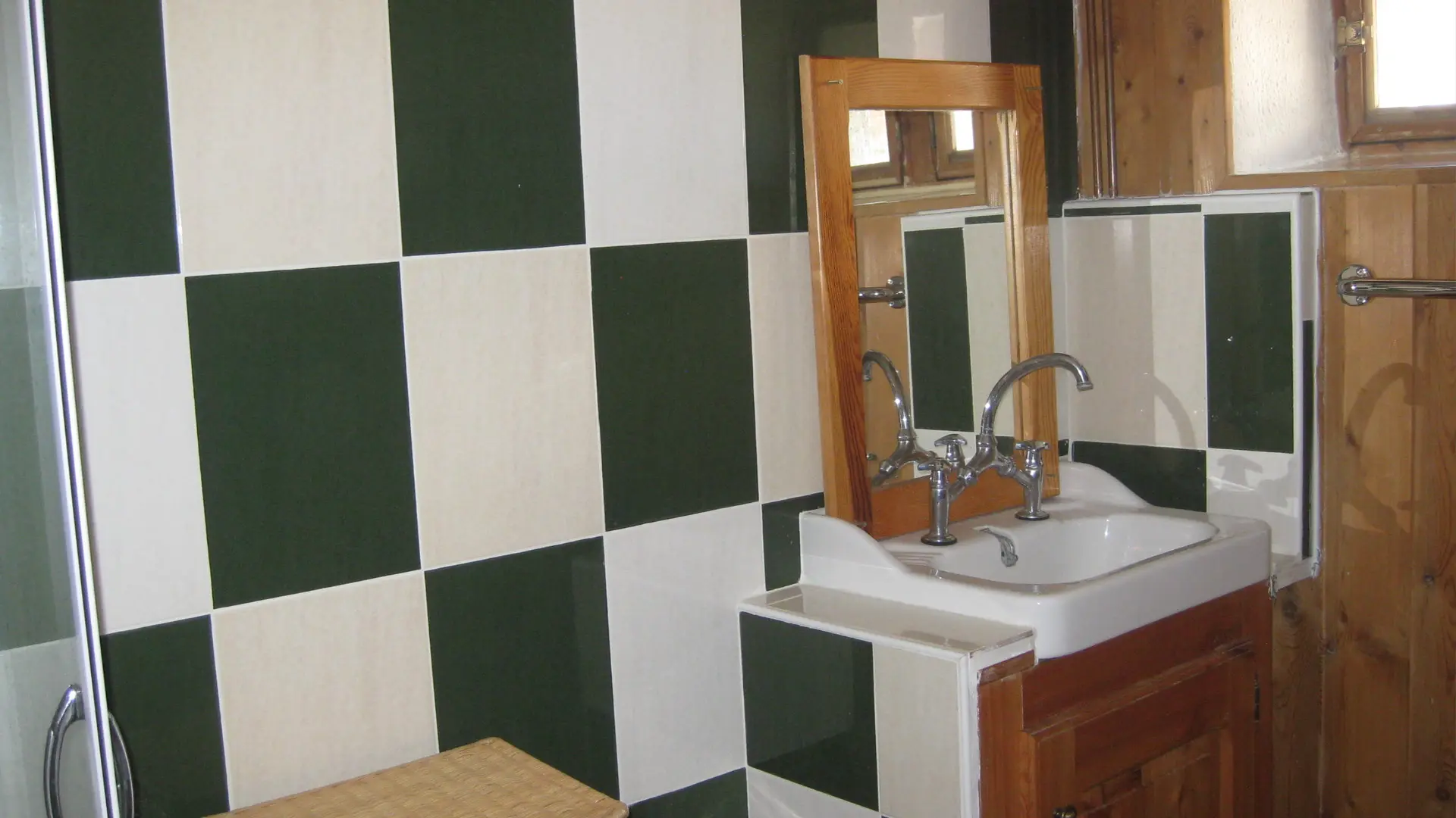 Une des salles de bain du gîte Chez Baptiste - Le Chazelet - La Grave