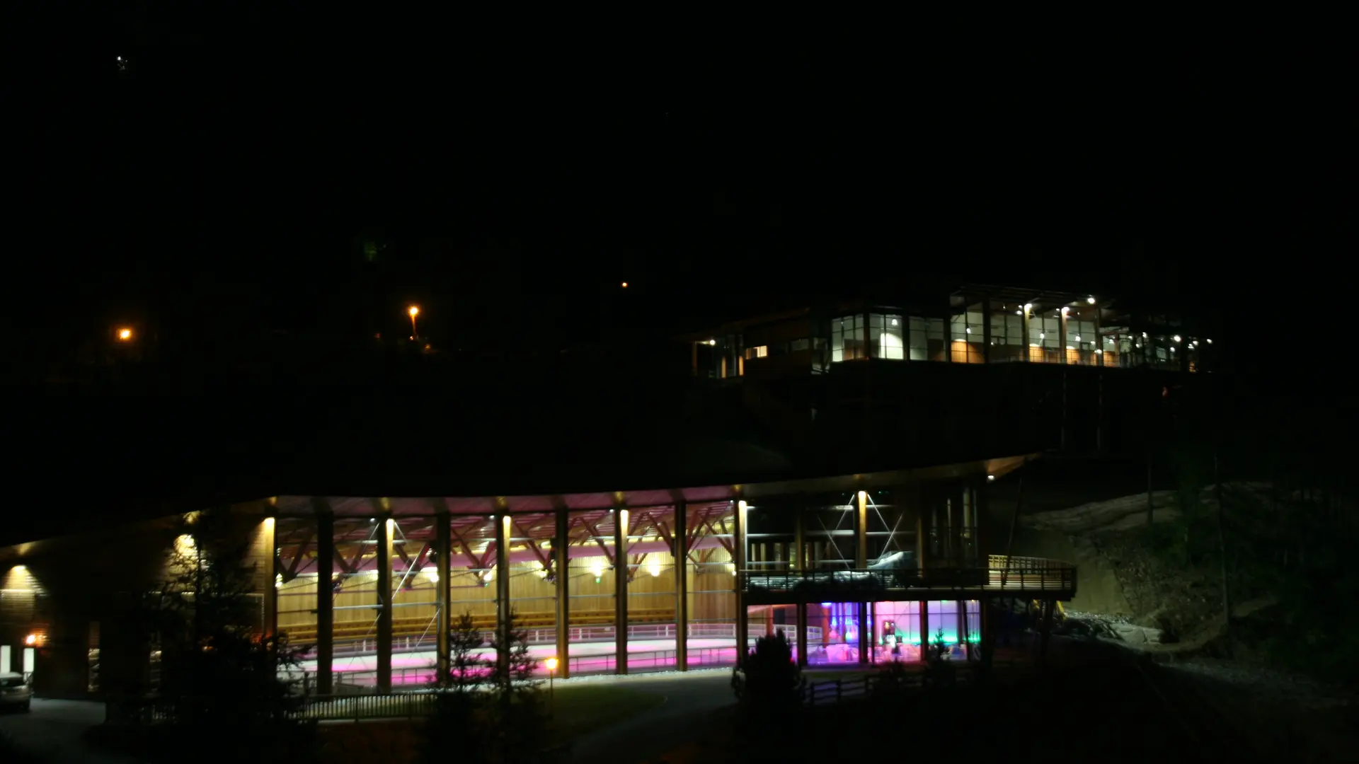 Patinoire by night