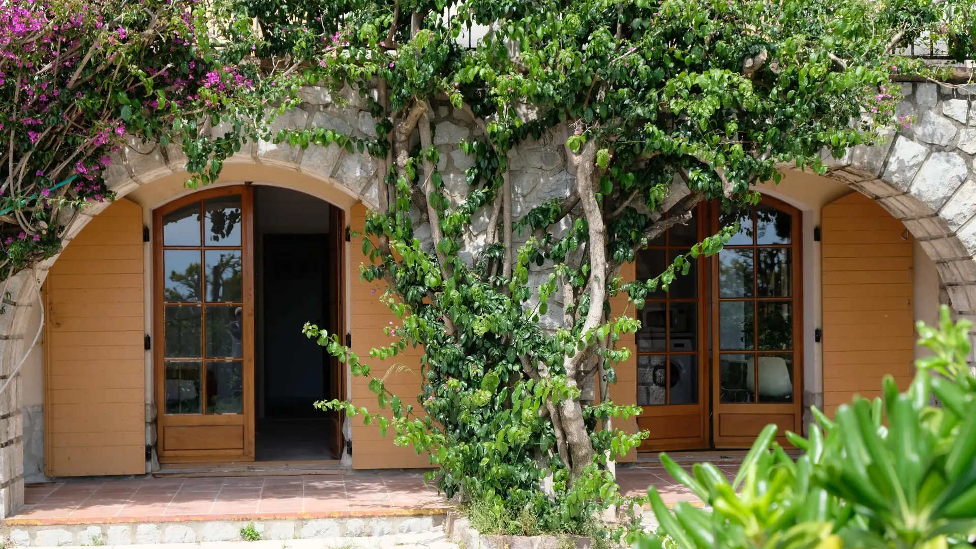 entrée indépendante