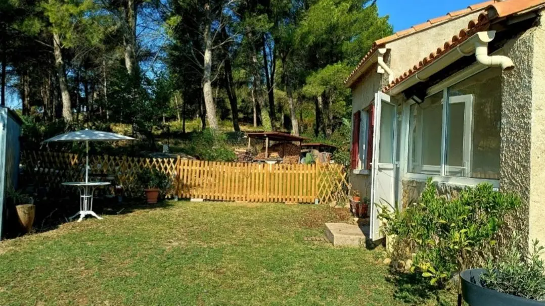 Pour une pause dehors avec les cigales ?