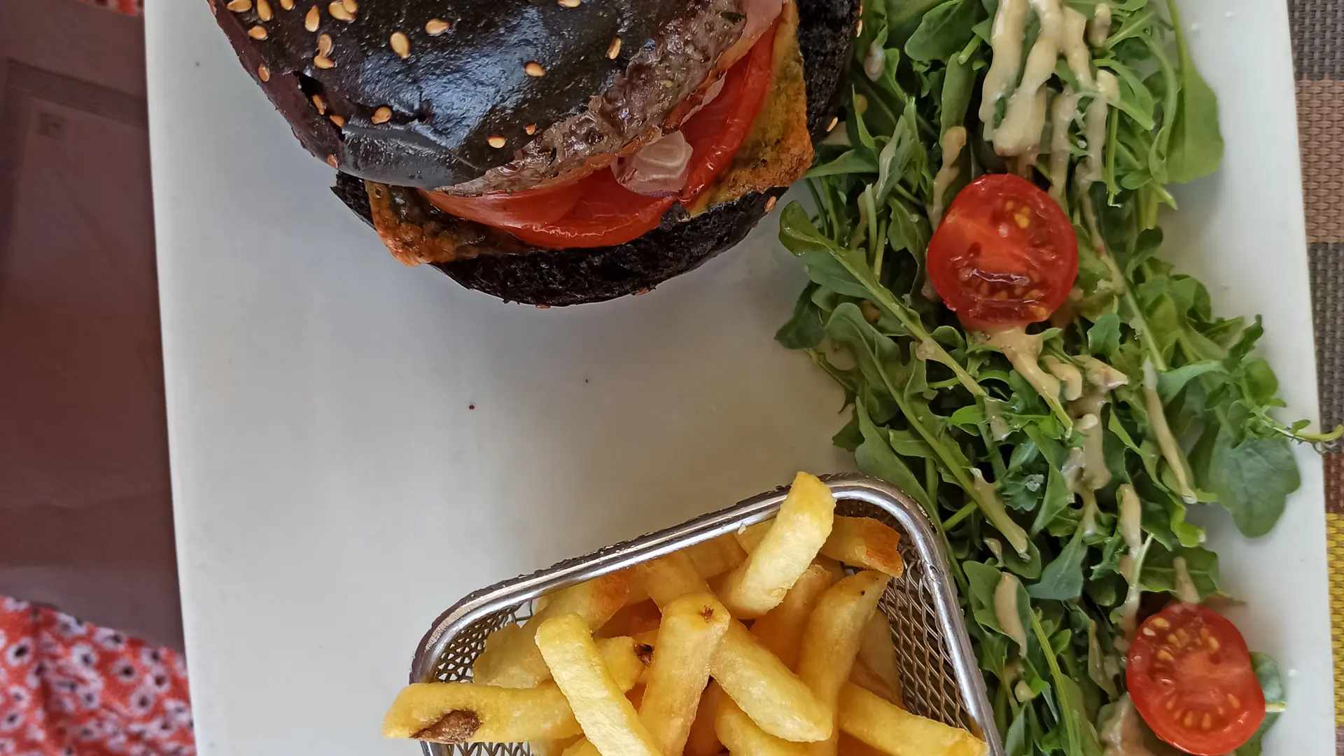 Burger de Boeuf - La Ciboulette - restaurant avec vue panoramique à Gassin - https://gassin.eu