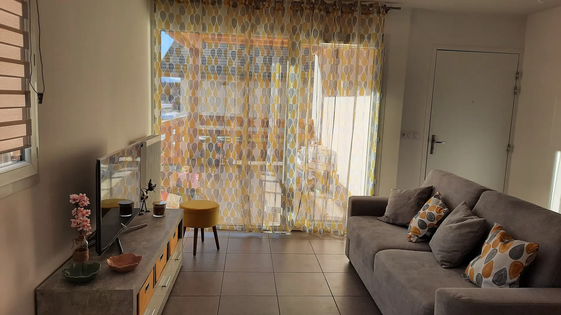 Canapé lit, TV , Wi-Fi