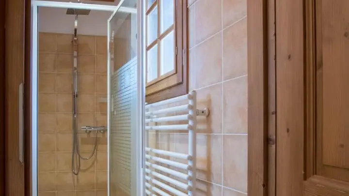 Salle d'eau chambre 1