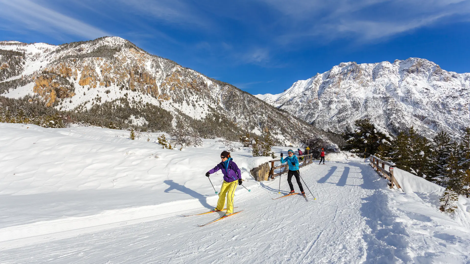 Vacances à la neige - montagne - ski