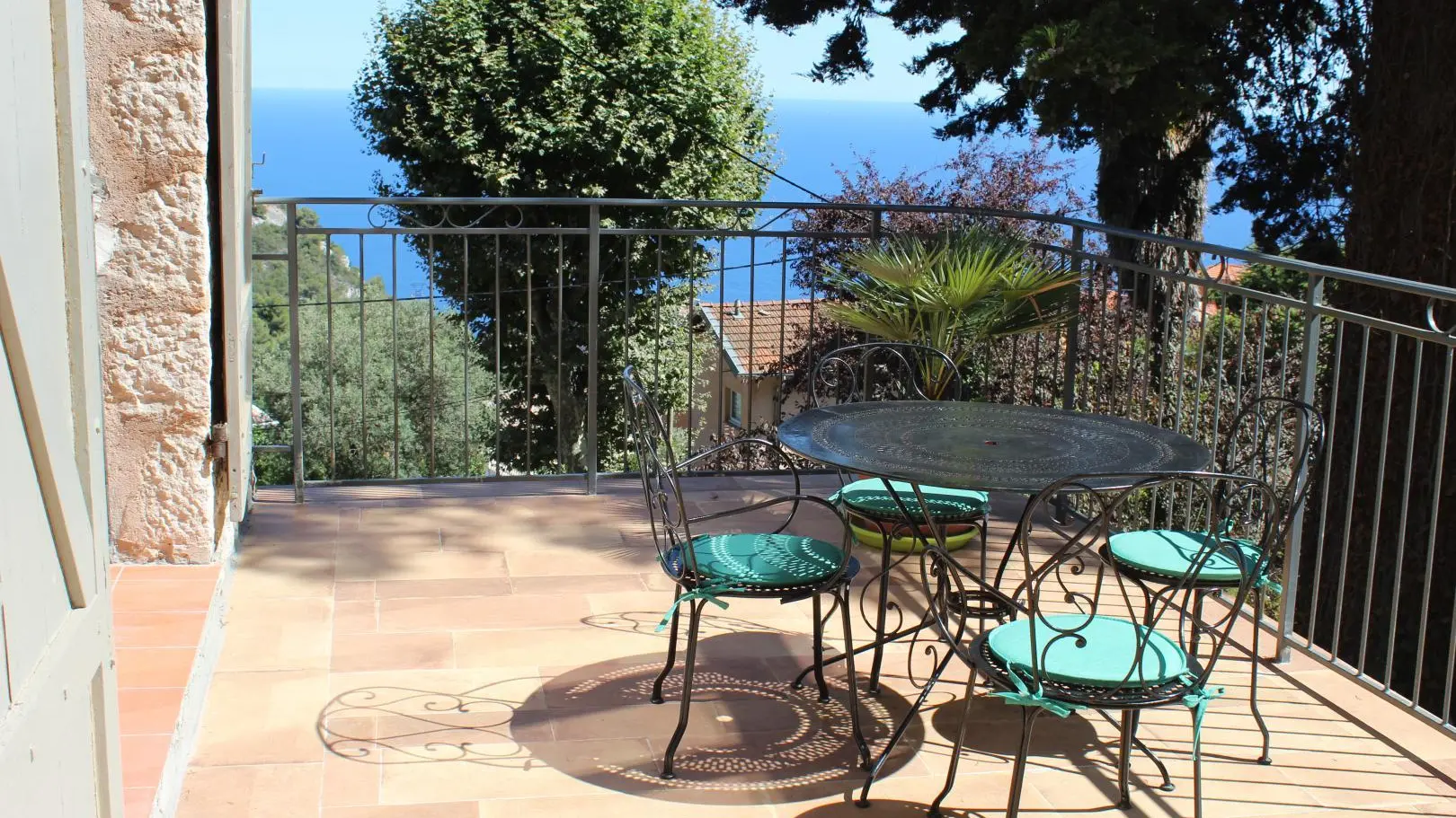 La maïoun de Jan - Terrasse avec mobilier  2 - Gîtes de France Alpes-Maritimes