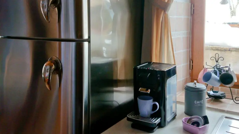 cafetière Senseo Philips,frigo congélateur et lave vaisselle.