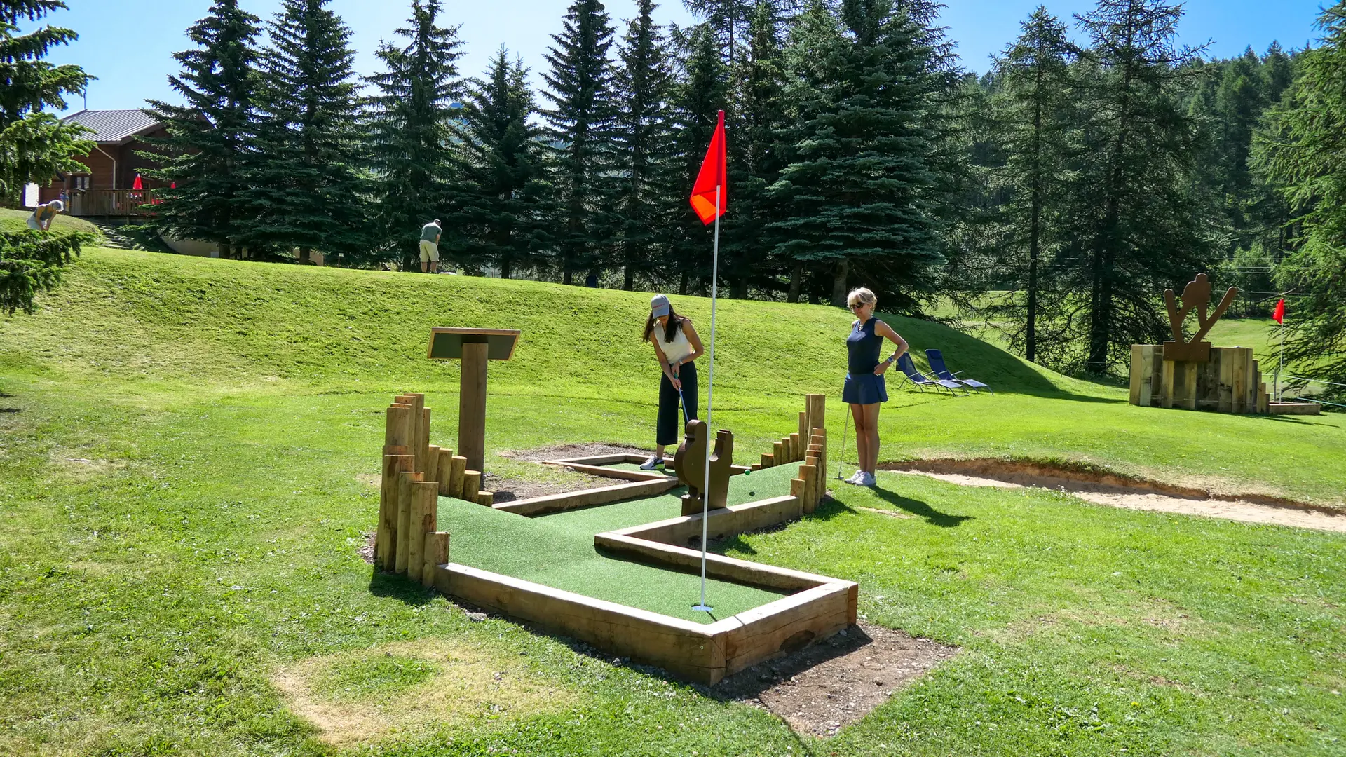 Mini Golf & Putting Green