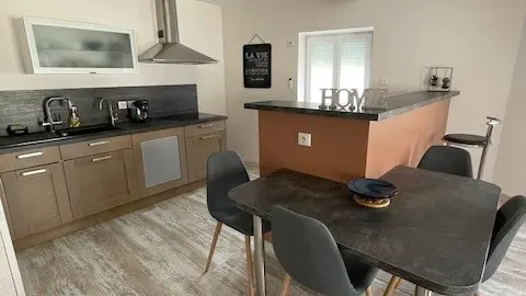 Karine hospitality_Saint-Just-la-Pendue