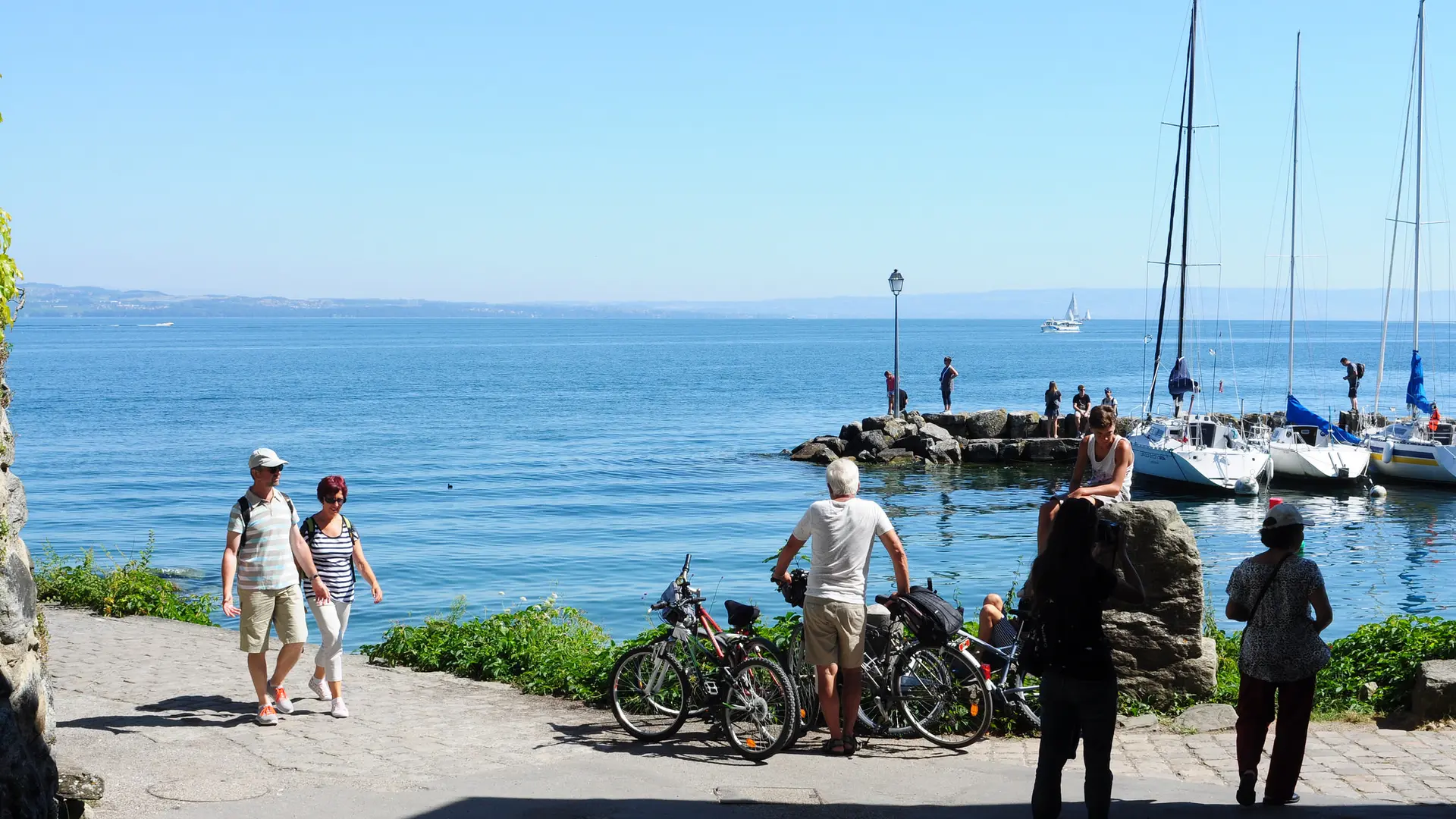 Cyclistes à Yvoire