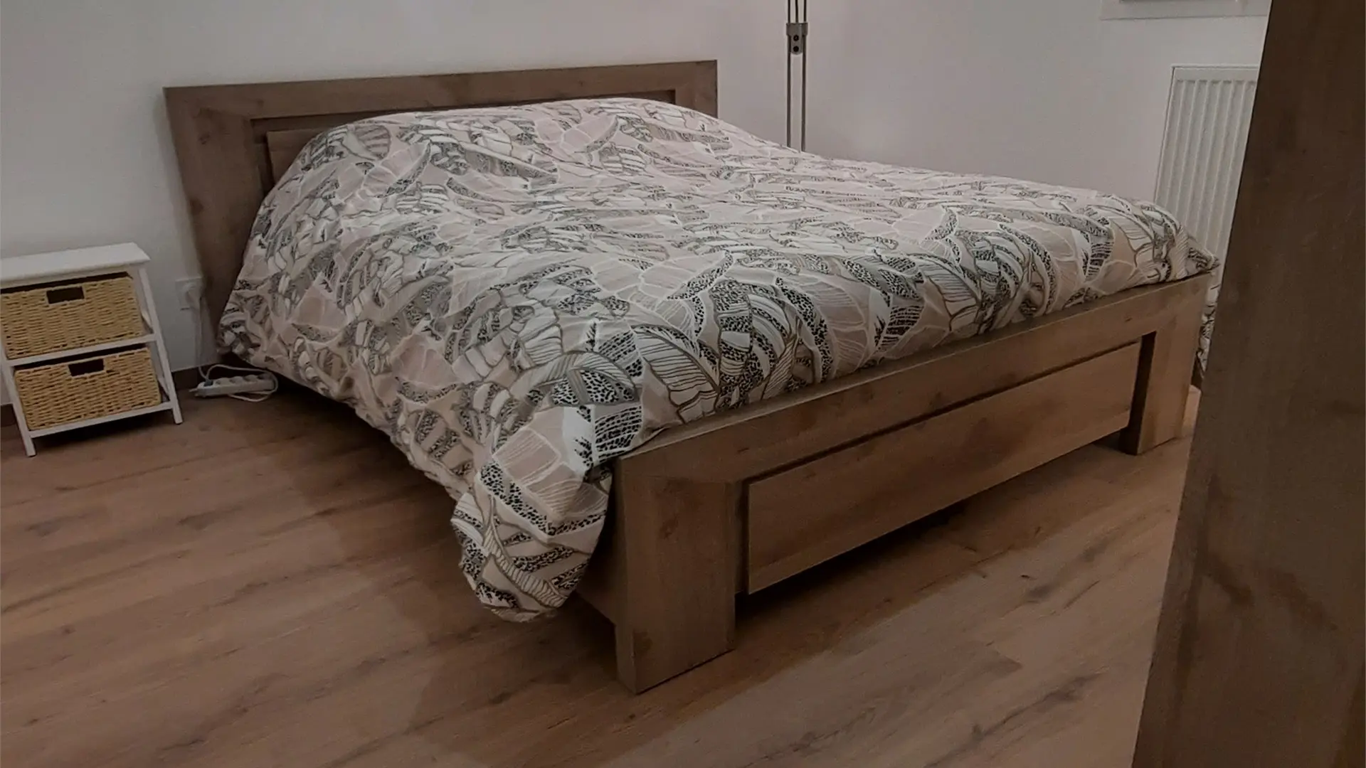 Lit 2 personnes (160cmX200cm), Penderie