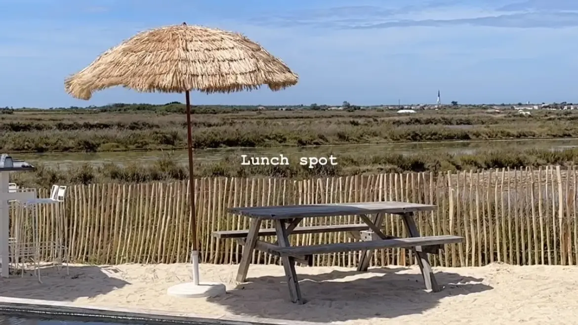 Exterieur avec vue sur les marais