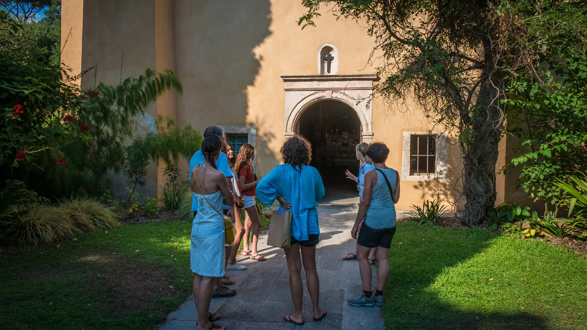 Devant la Chapelle Saint François de Paule