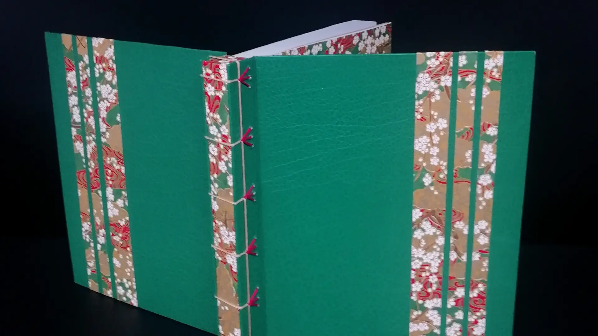 reliure en cuir et papier japonais