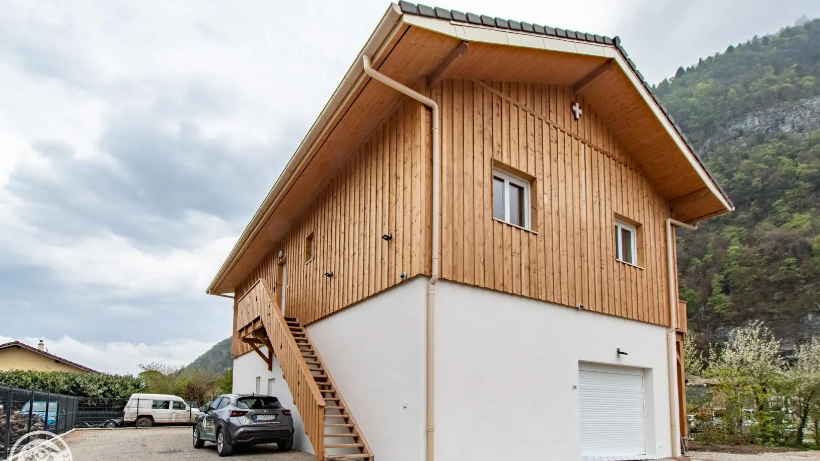 Escalier d'accès commun à deux gîtes