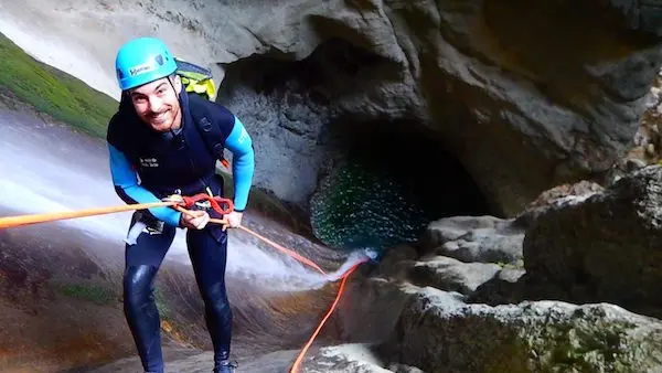 La première descente en rappel
