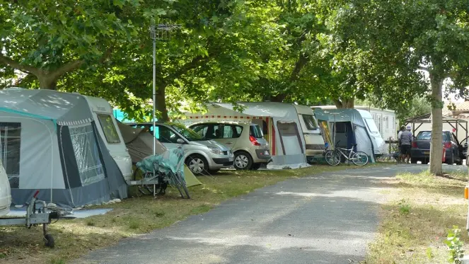 Emplacements tentes et camping-cars