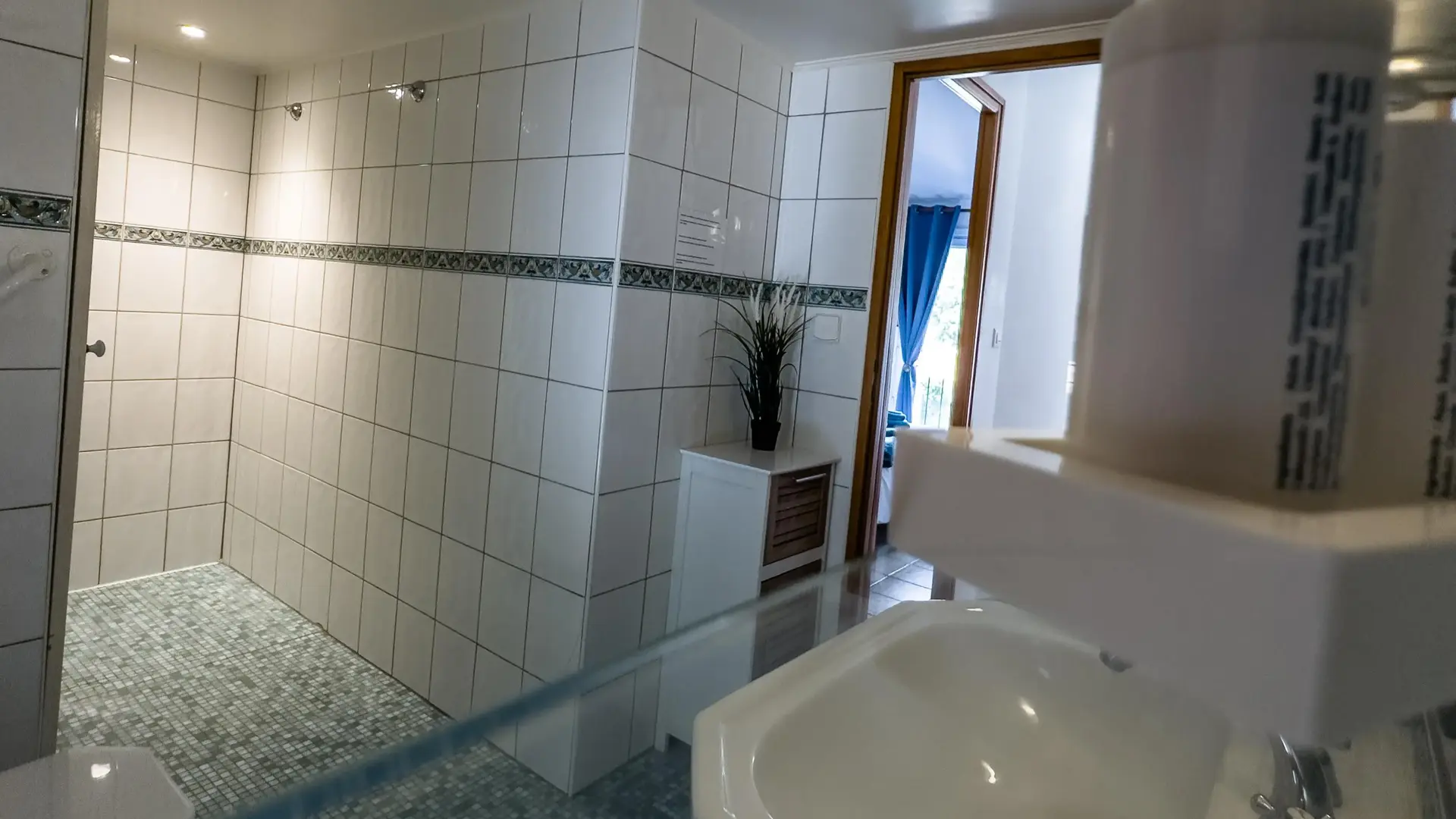 Salle de bain + douche