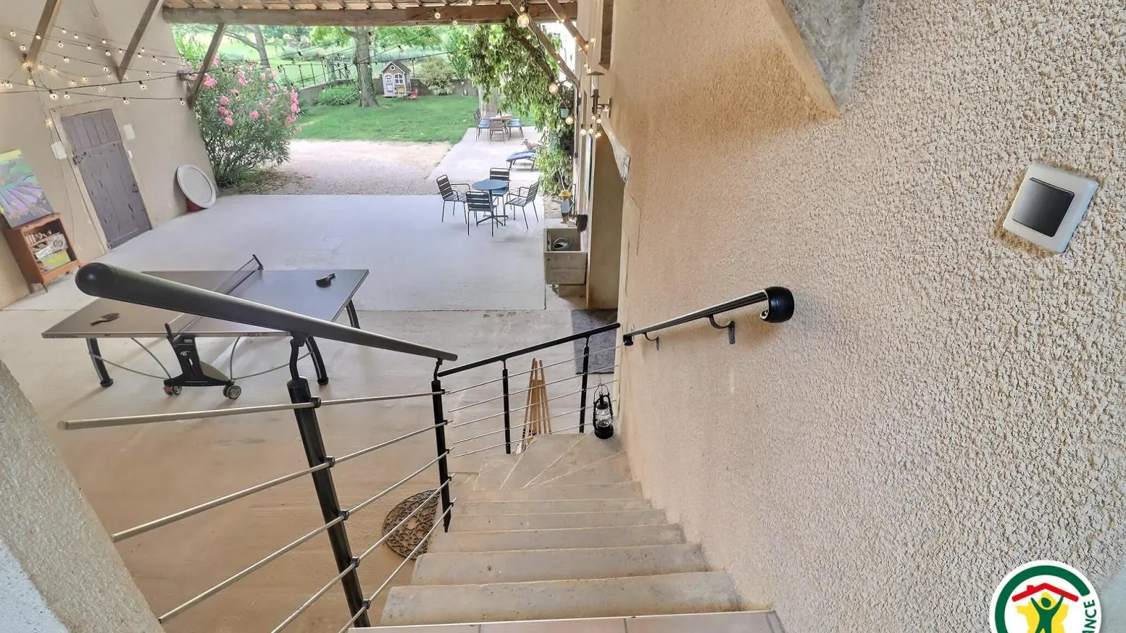 L'accès à la chambre climatisée ARDECHE