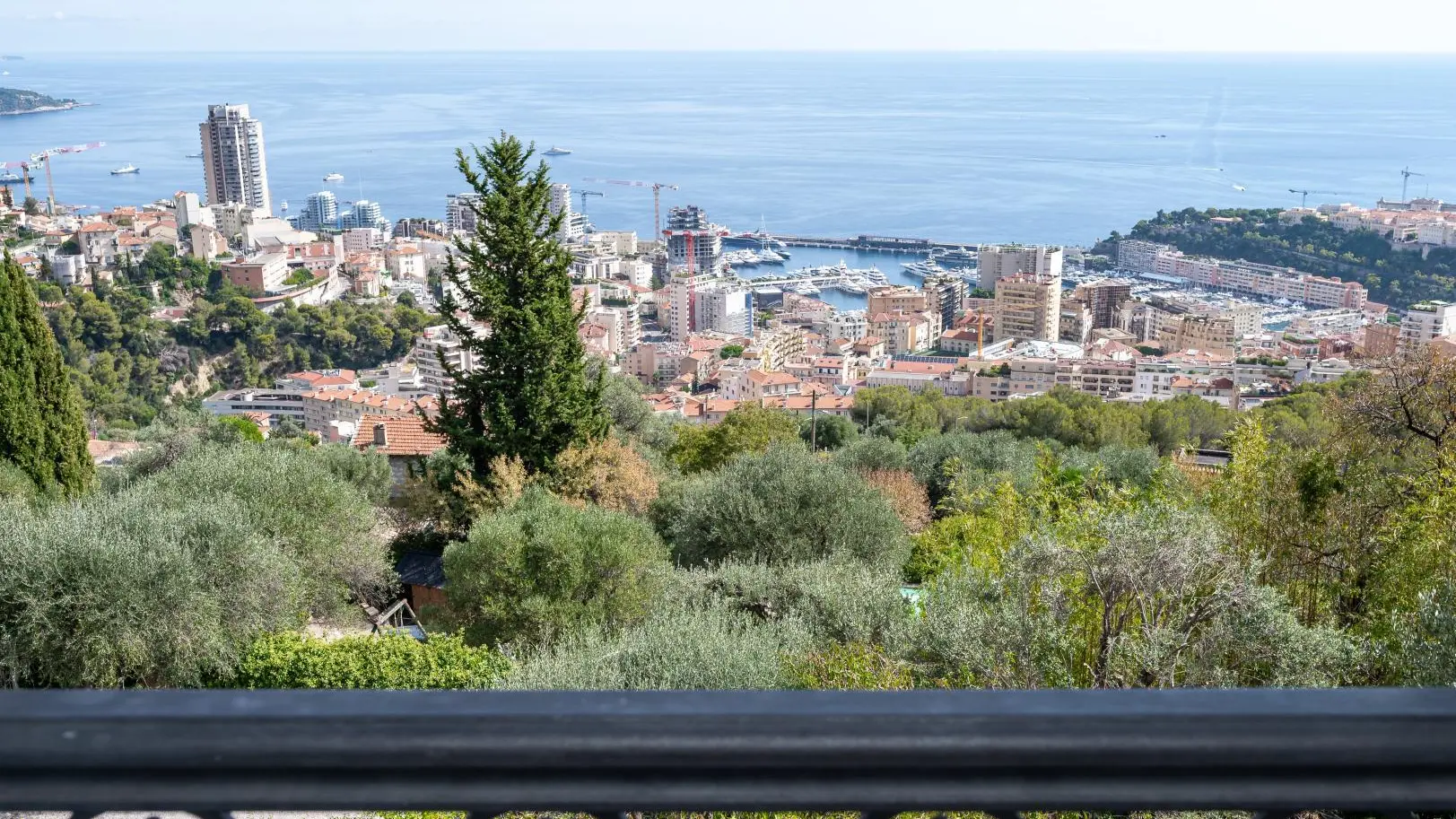 L'Olivier-Mas d'Angeline-Vue mer-Beausoleil-Gîtes de France des Alpes-Maritimes