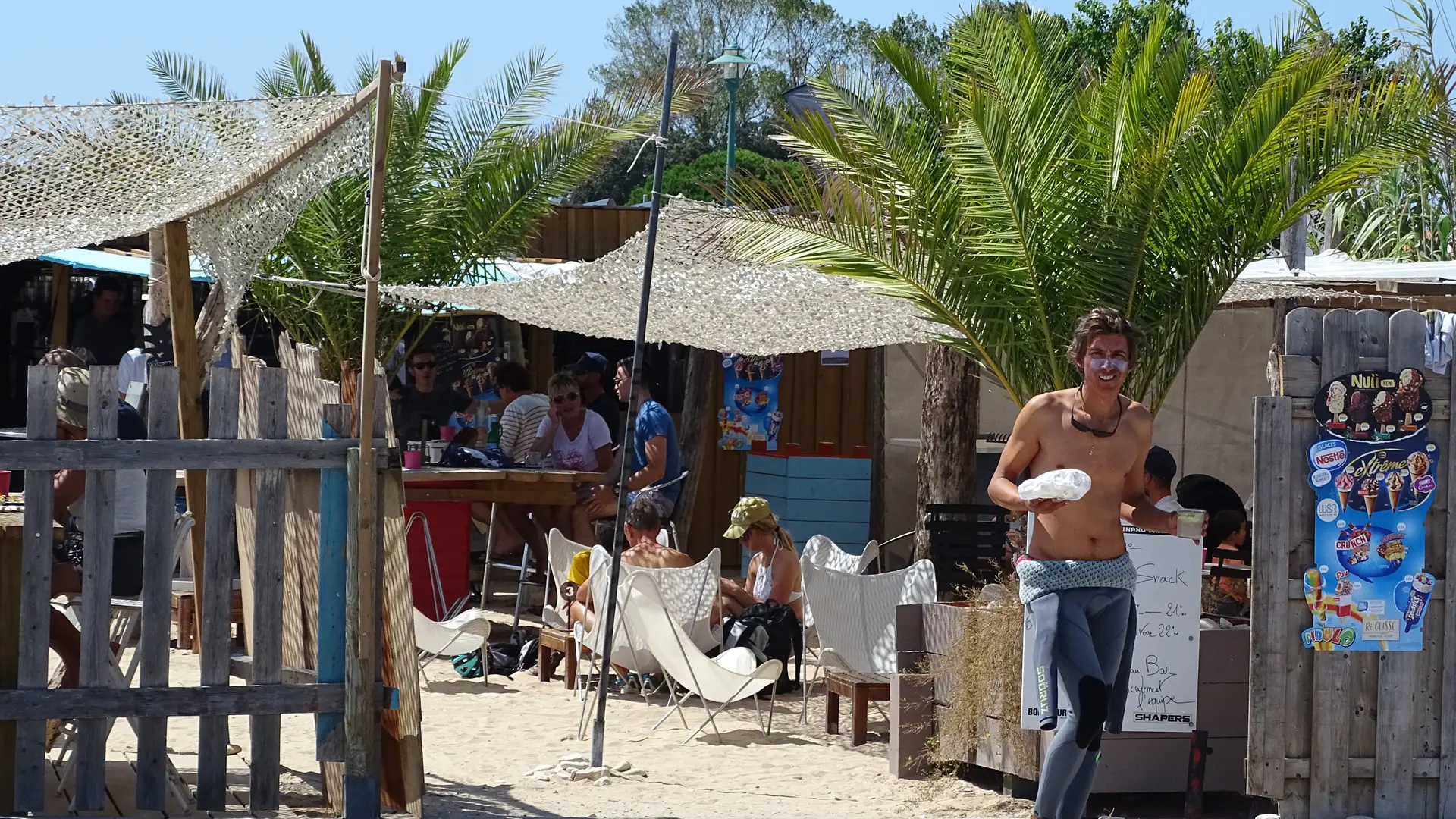 Entrée de Ré Glisse, les pieds dans le sable