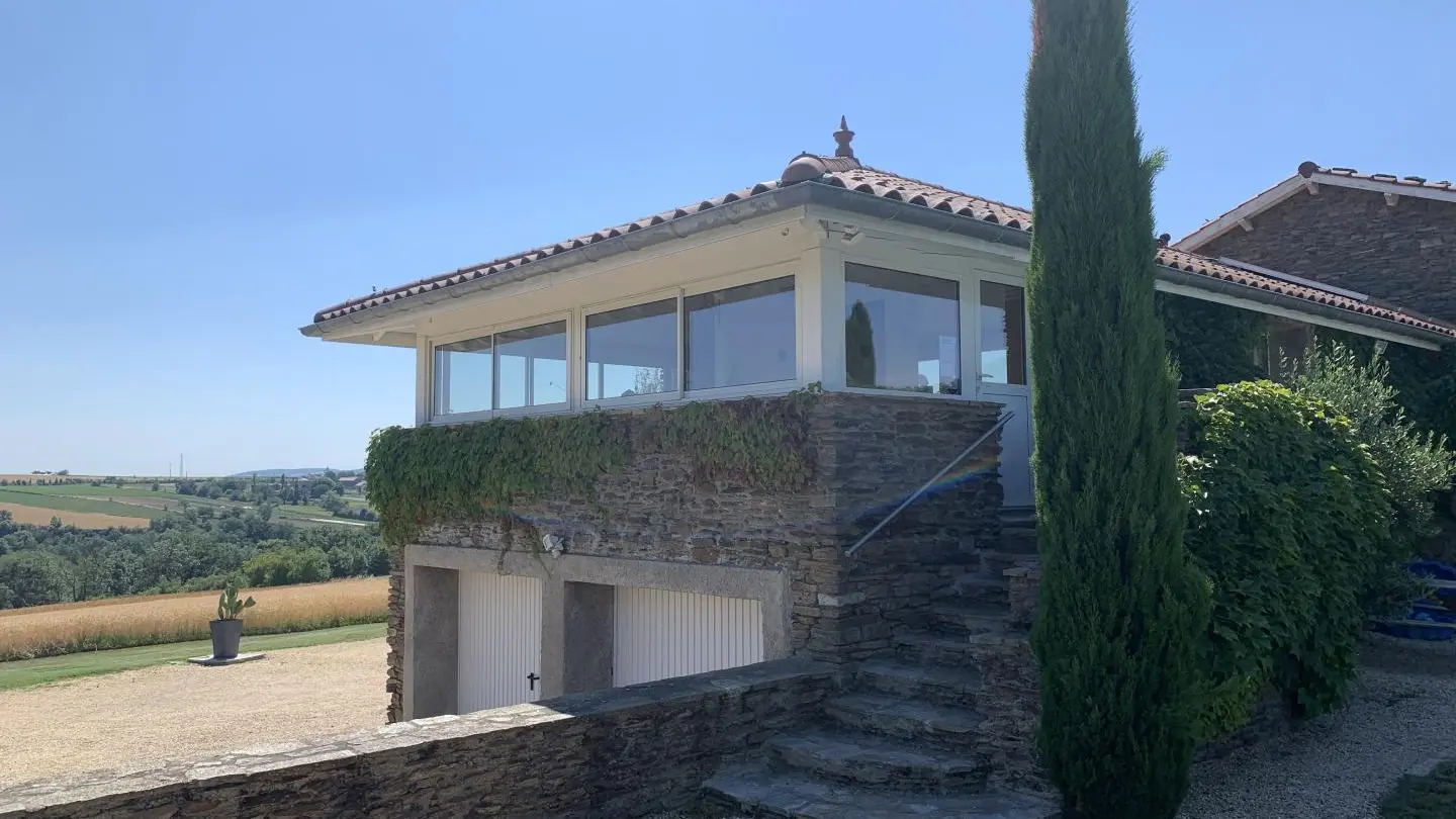 ACCES INDEPENDANT AUX CHAMBRES D'HÔTES